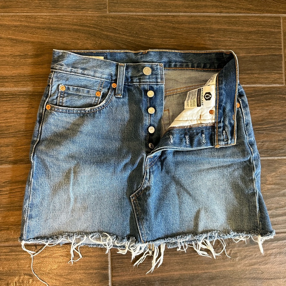 Levi’s Front Button Mini Skirt - Picture 4 of 4